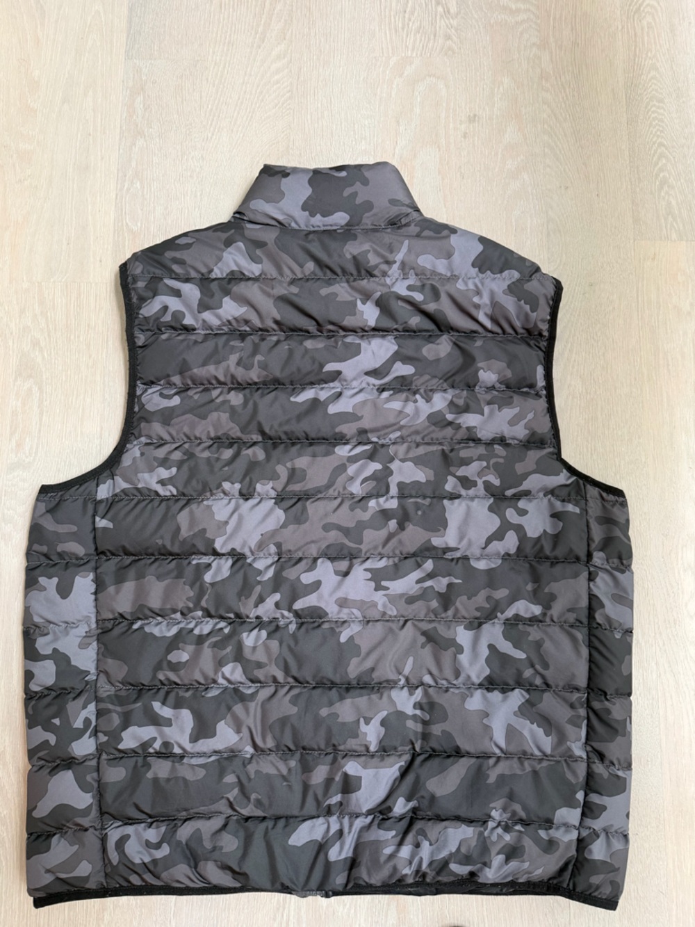 Polo Ralph Lauren, Men's Gray and Black Camouflage Quilted Vest-EUC, XXL - Picture 5 of 5
